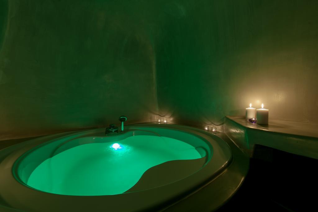 Evmenia Luxury Cave Villa Oía Room photo