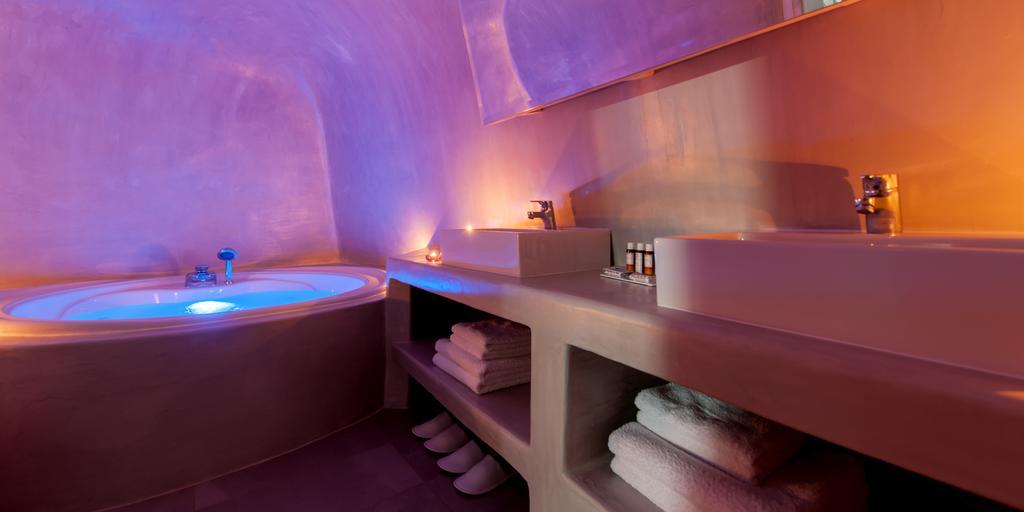 Evmenia Luxury Cave Villa Oía Room photo